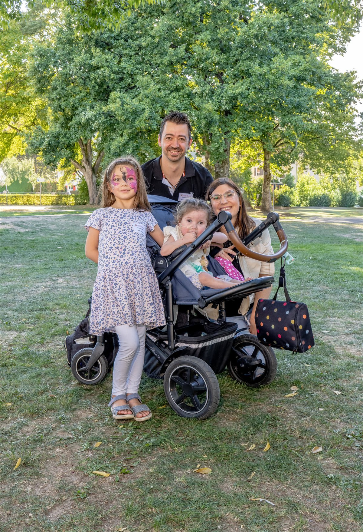 Ella mit ihrer Familie