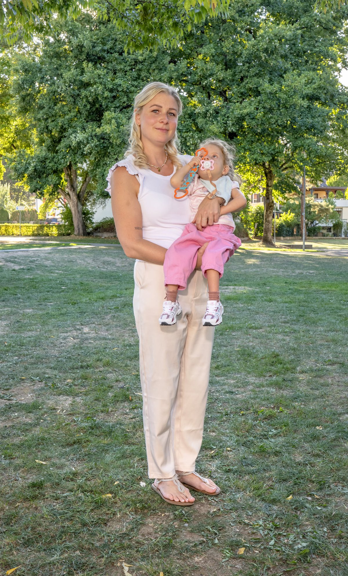 Finja mit ihrer Mama